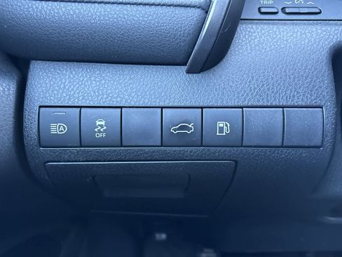 Used 2018 Toyota Camry SE w/ Convenience Package image 22