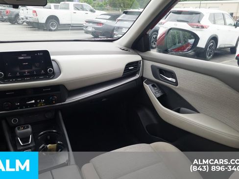 Used 2023 Nissan Rogue SV FWD image 18