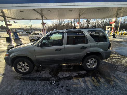 Used 2005 Ford Escape XLT image 9