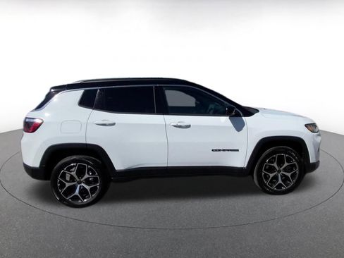 Used 2025 Jeep Compass Limited image 16