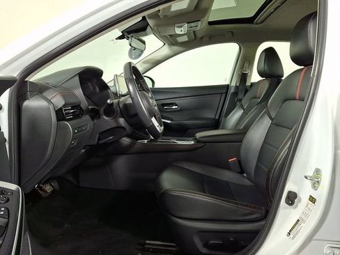 Used 2023 Nissan Sentra SR w/ SR Premium Package FWD image 15