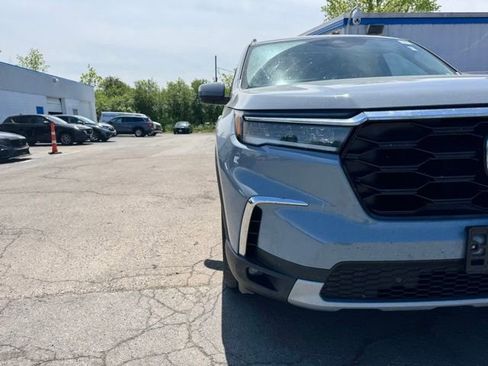 Used 2023 Honda Pilot Touring image 10