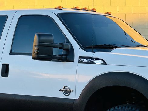 Used 2014 Ford F250 XL w/ Power Equipment Group AWD/4WD image 24