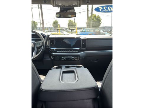 Used 2025 GMC Sierra 1500 SLT RWD image 21