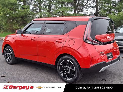 Used 2023 Kia Soul EX image 8