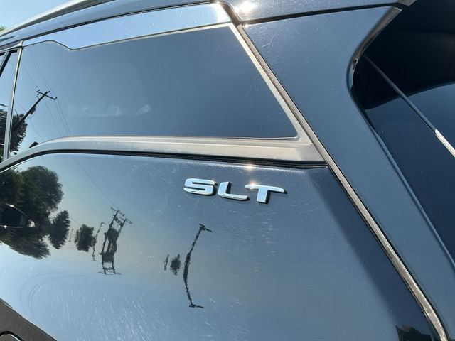 Used 2024 GMC Terrain SLT AWD/4WD image 29