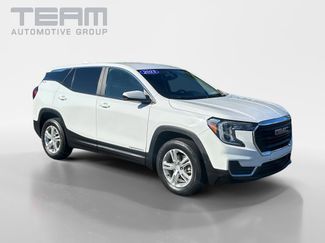 Used 2023 GMC Terrain SLE video 1