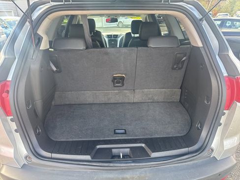 Used 2012 Chevrolet Traverse LT image 43