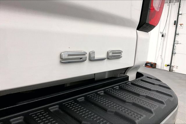 Used 2022 GMC Sierra 3500 SLE w/ SLE Convenience Package AWD/4WD image 8