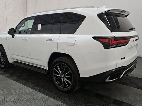 Used 2025 Lexus LX 700h F Sport image 4