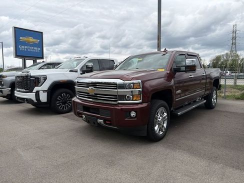 Used 2016 Chevrolet Silverado 2500 High Country w/ Duramax Plus Package AWD/4WD image 4