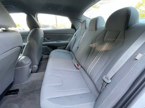 Used 2024 Hyundai Elantra SEL FWD image 25