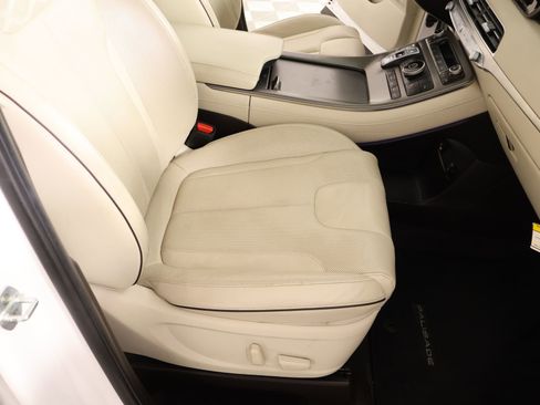 Used 2020 Hyundai Palisade Limited FWD image 15