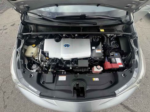 Used 2018 Toyota Prius Two image 17