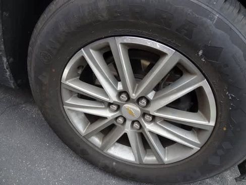 Used 2023 Chevrolet Traverse LT image 24