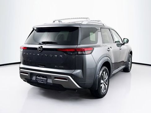 Certified 2023 Nissan Pathfinder SL image 8