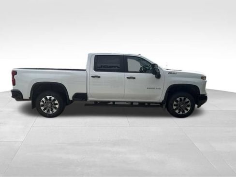 Used 2025 Chevrolet Silverado 2500 Custom w/ Custom Convenience Package AWD/4WD image 8
