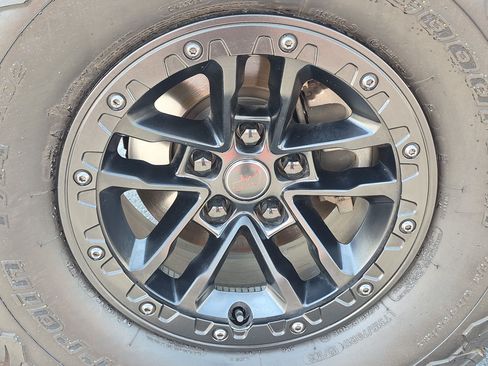 Used 2024 Jeep Wrangler Unlimited Rubicon AWD/4WD image 13