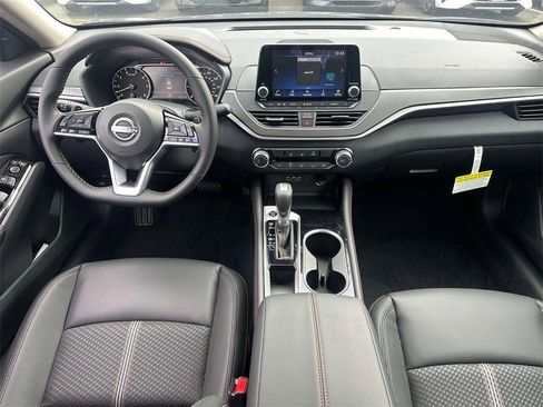 New 2025 Nissan Altima 2.5 SR image 12
