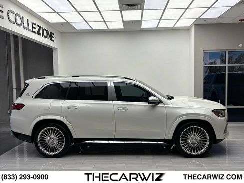 Used 2022 Mercedes-Benz Maybach GLS 600 4MATIC image 43