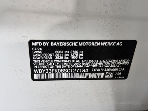 Used 2025 BMW i5 eDrive40i w/ Premium Package RWD image 38