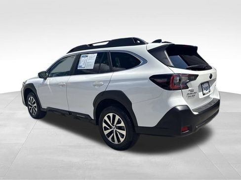 Used 2024 Subaru Outback Premium AWD/4WD image 5