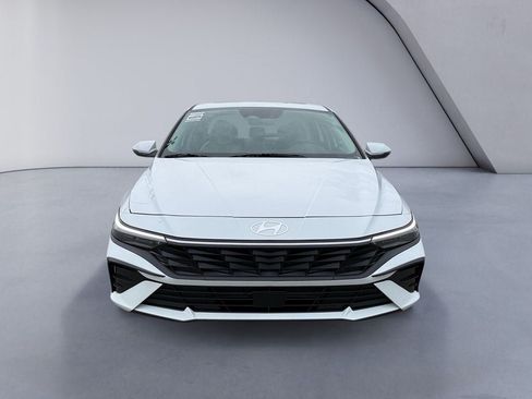 New 2026 Hyundai Elantra Limited FWD image 8