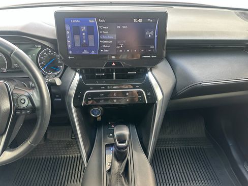 Used 2021 Toyota Venza XLE w/ Softex Package image 14