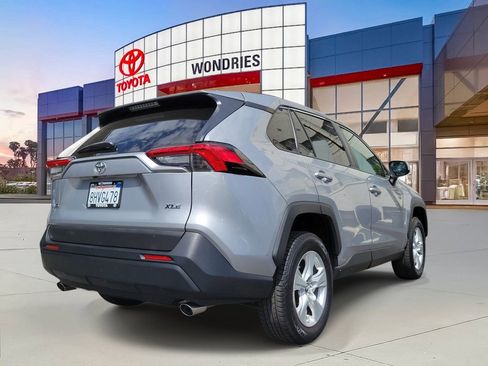 Used 2019 Toyota RAV4 XLE FWD image 7