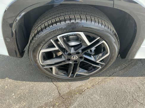 New 2026 Volkswagen Tiguan SEL R-Line AWD/4WD image 23