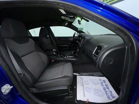 Used 2018 Dodge Charger SXT w/ Blacktop Package RWD image 15