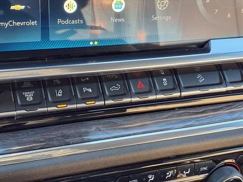 Certified 2024 Chevrolet Silverado 2500 LTZ w/ LTZ Premium Package image 9