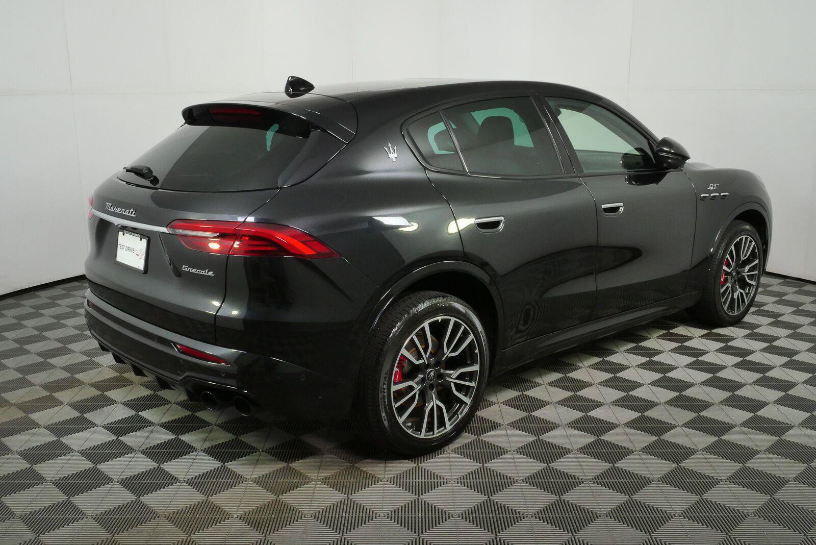 Used 2023 Maserati Grecale Modena AWD/4WD image 4