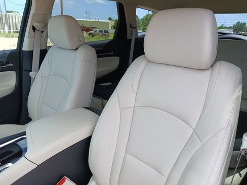 Used 2023 Buick Enclave Essence FWD image 15