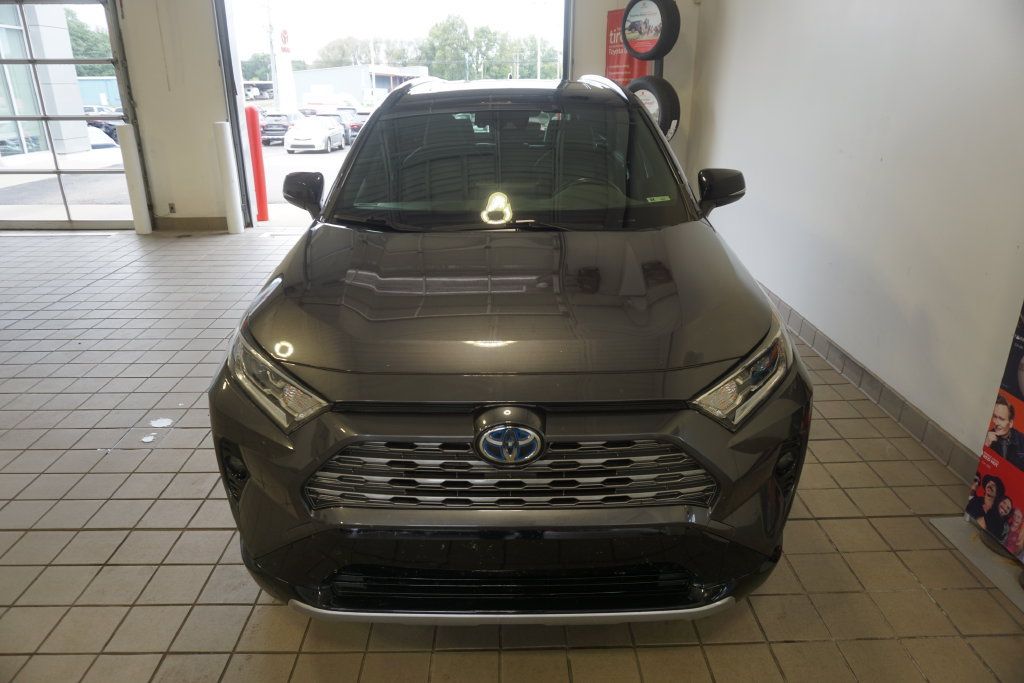 Used 2021 Toyota RAV4 XSE w/ XSE Grade Weather Package AWD/4WD image 7