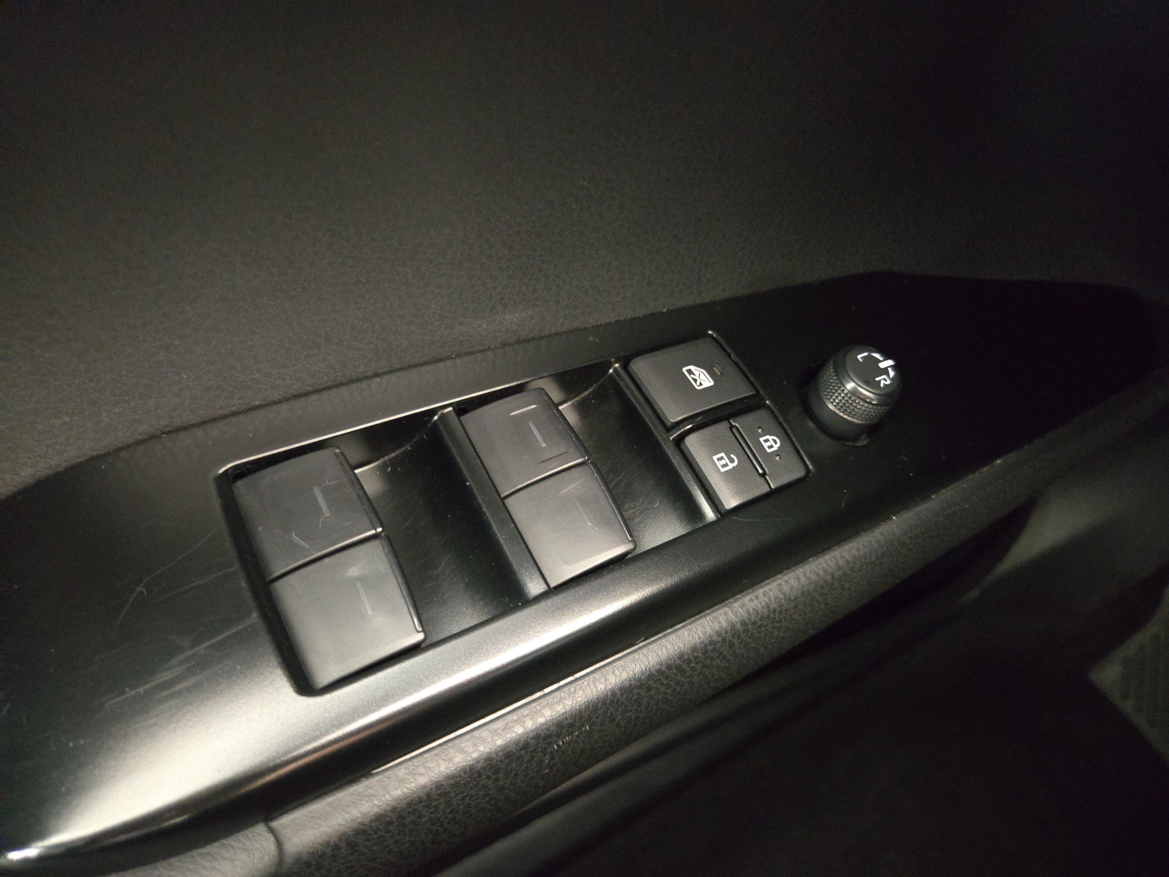 Used 2025 Toyota Camry SE FWD image 25