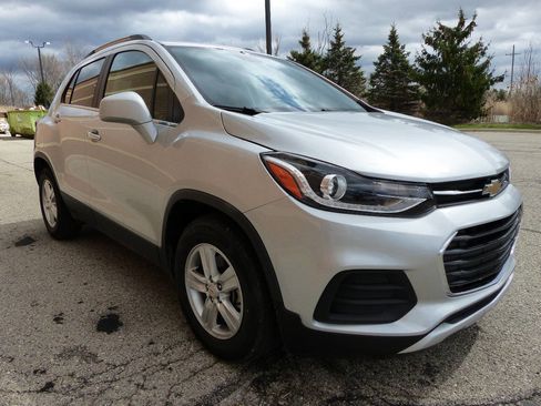 Used 2019 Chevrolet Trax LT w/ LT Convenience Package image 11