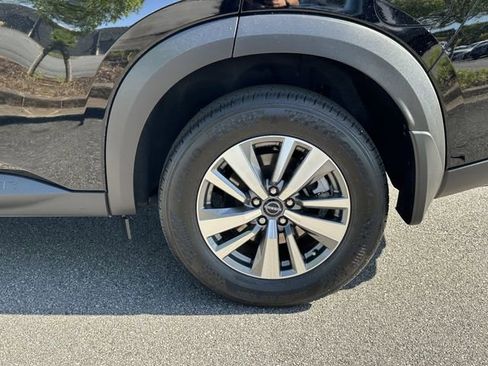 Certified 2025 Nissan Pathfinder SL w/ Black Appearance Package FWD image 21