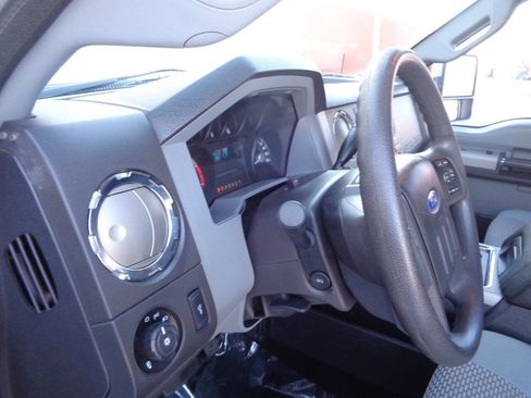 Used 2013 Ford F250 XLT w/ Chrome Pkg image 55