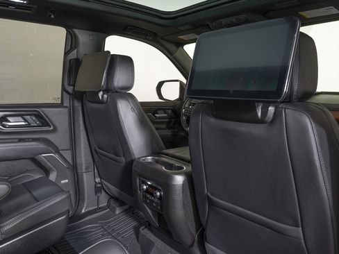 Used 2026 GMC Yukon Denali w/ Denali Reserve Package AWD/4WD image 11