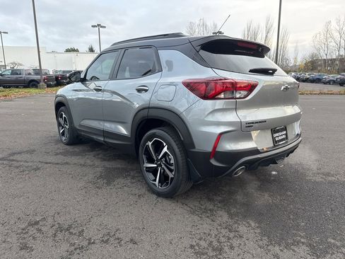 Used 2023 Chevrolet TrailBlazer RS w/ Sun and Liftgate Package image 5