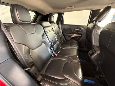 Used 2018 Jeep Cherokee Limited w/ High Altitude Package AWD/4WD image 29