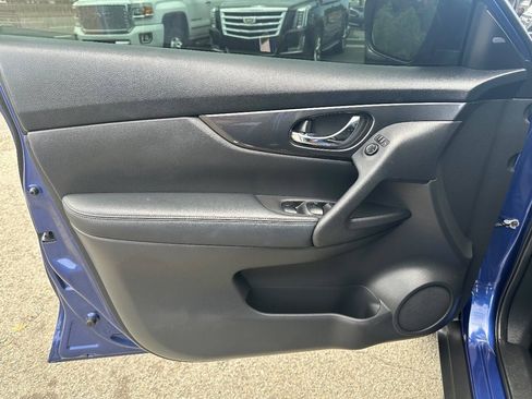 Used 2020 Nissan Rogue SV FWD image 8