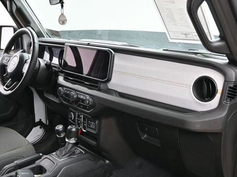 Used 2024 Jeep Wrangler Unlimited w/ Convenience Group AWD/4WD image 36