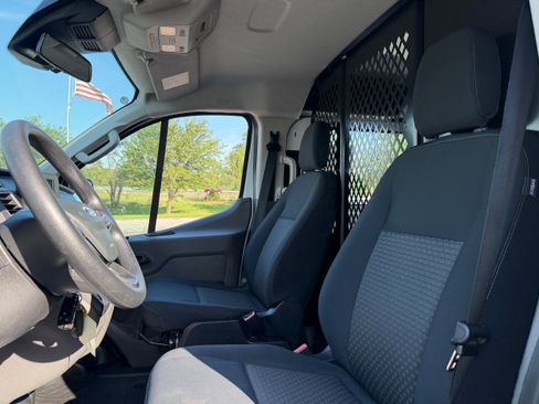 Used 2024 Ford Transit 250 Low Roof w/ Exterior Upgrade Package RWD image 2