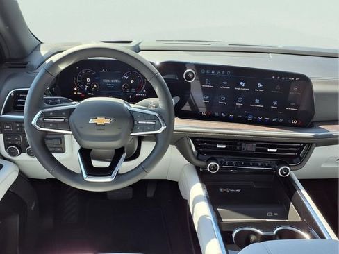 New 2026 Chevrolet Tahoe Premier w/ Sun And Tow Package AWD/4WD image 4