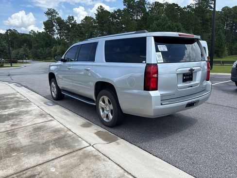 Used 2020 Chevrolet Suburban Premier image 7