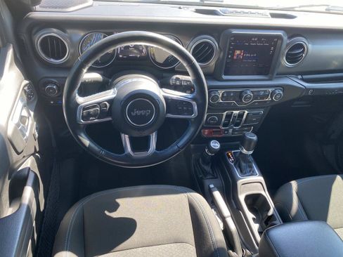 Used 2023 Jeep Wrangler Unlimited Rubicon 4xe w/ Cold Weather Group AWD/4WD image 19
