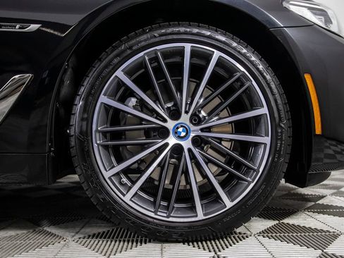 Used 2023 BMW 530e w/ Executive Package image 39