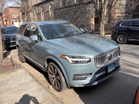 Used 2023 Volvo XC90 B6 Ultimate w/ Protection Package Premier AWD/4WD image 3